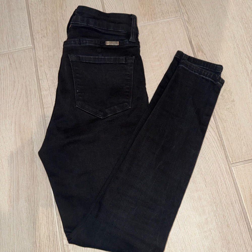 Black skinny jeans